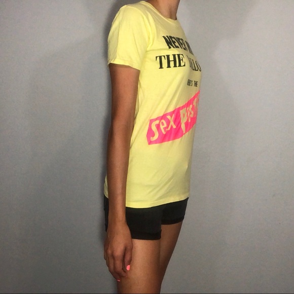 ‼️❗️SOLD❗️‼️Sex Pistols 1977 album cover t-shirt - Picture 2 of 4